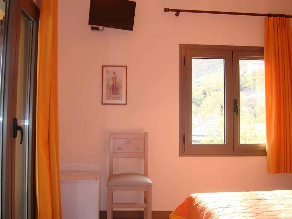 To Greki Hotell Livartzi Rom bilde
