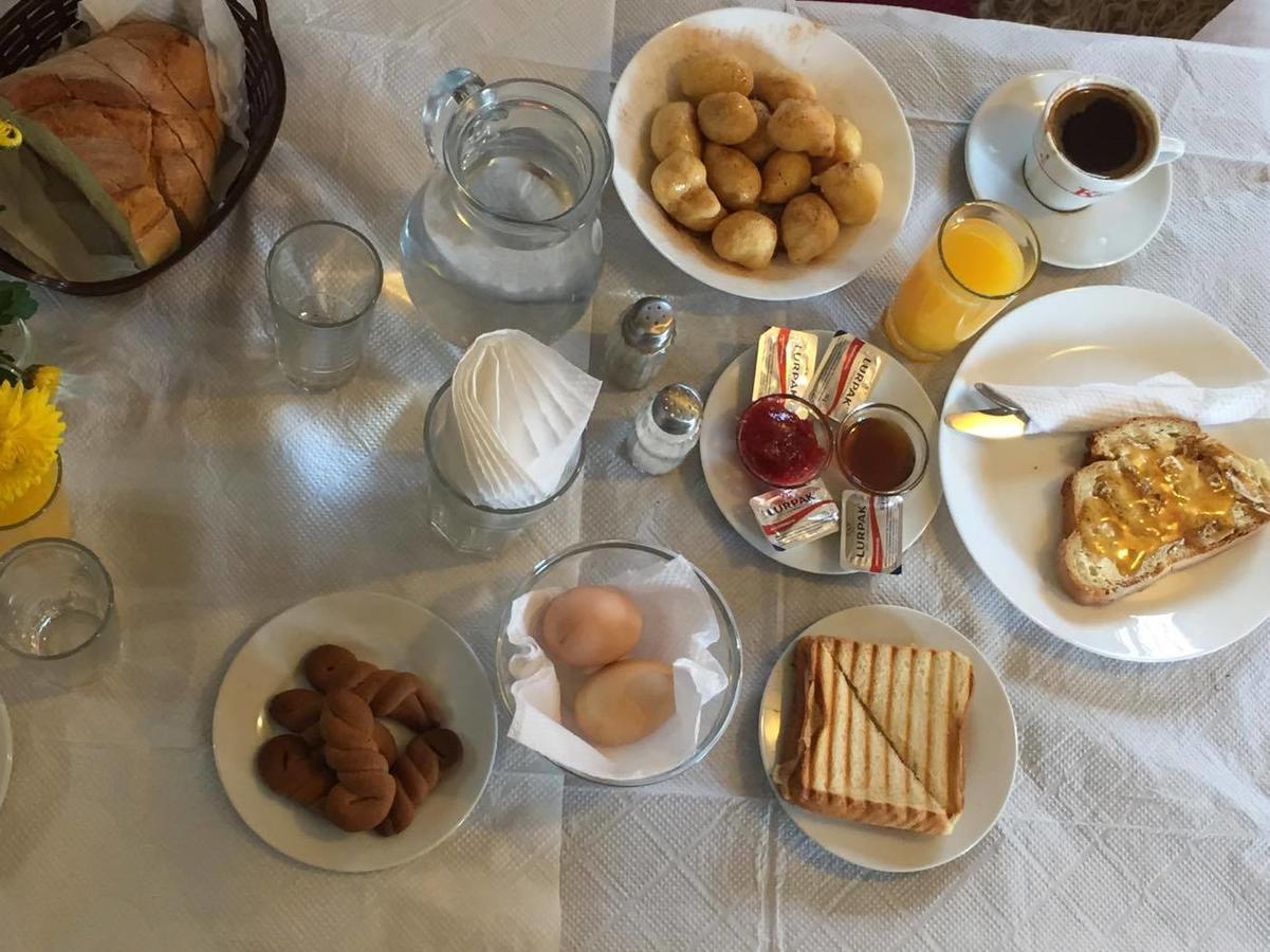 To Greki Hotell Livartzi Eksteriør bilde